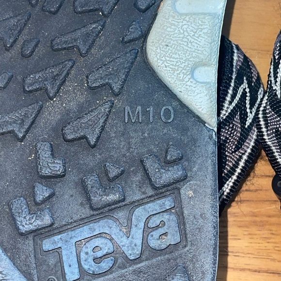 TEVA Men’s  Sport brown / black  Aztec Pattern sandals size 10 GUC main image 4